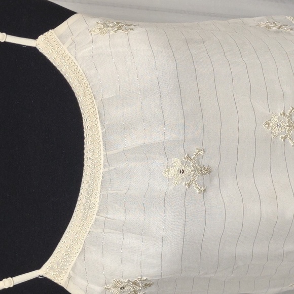 AMERICAN Eagle strap crop with sheer decorative overlay, size XS, EUC - Picture 3 of 9